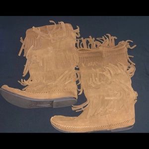 Mocassin boots - women size 8.